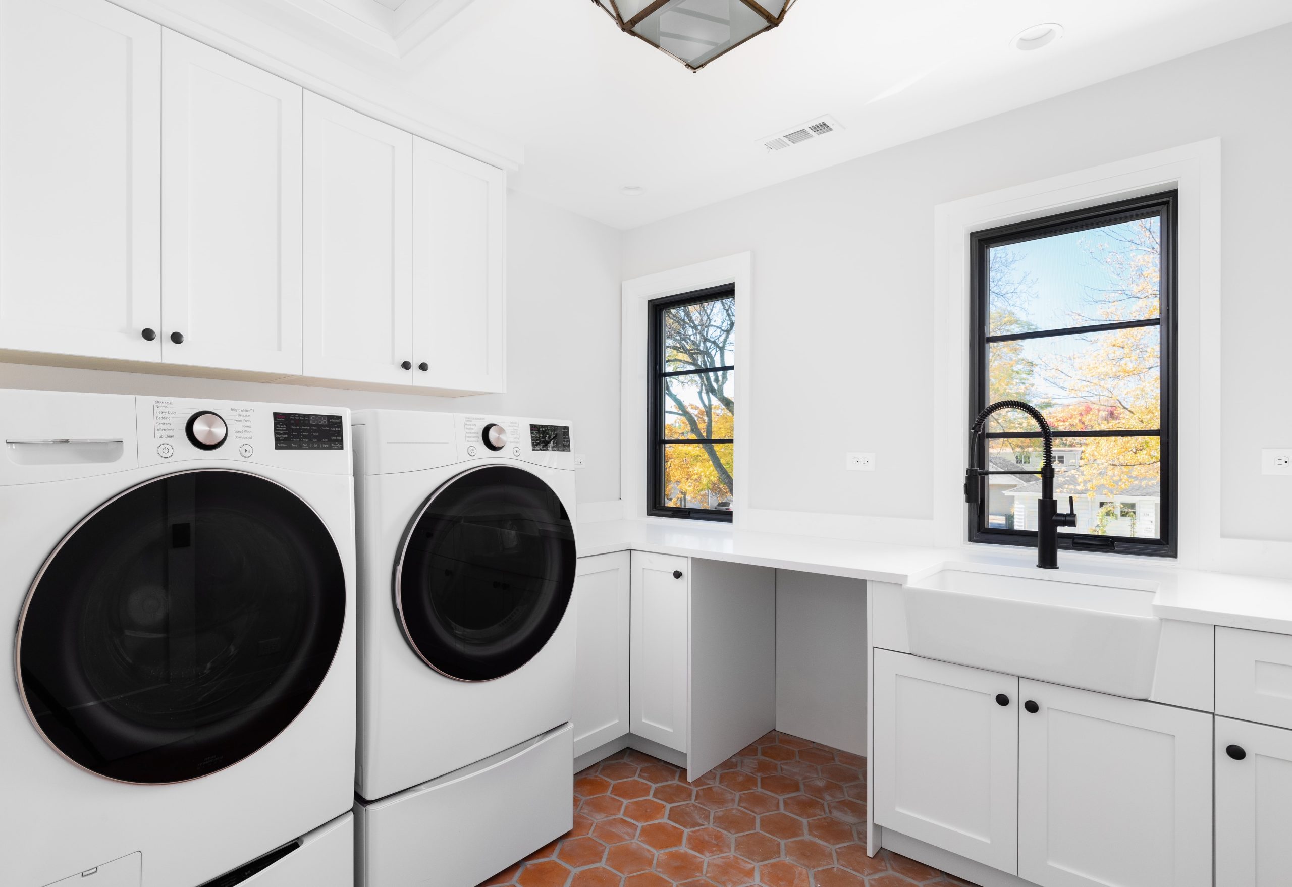 Built-in Cabinetry For Organised Laundry Area